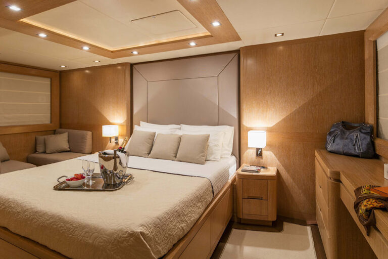 MG Navigation Mythos G Master Cabin