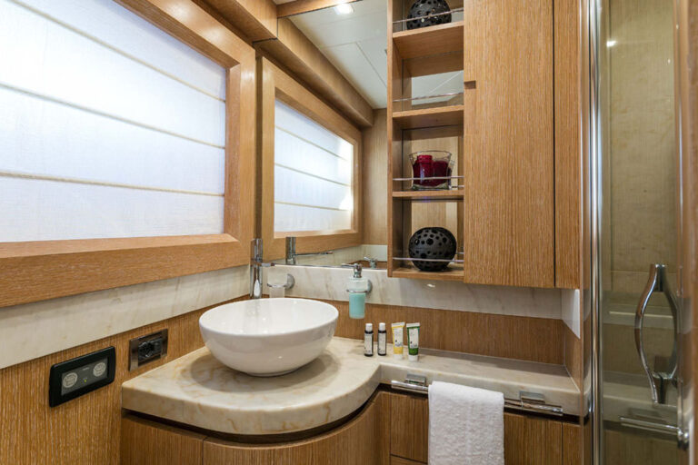 MG Navigation Mythos G VIP Bathroom